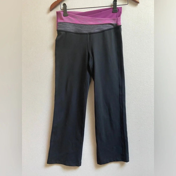 Lululemon Athletica straight leg cropped workout yoga pants SZ 4 - Picture 1 of 11